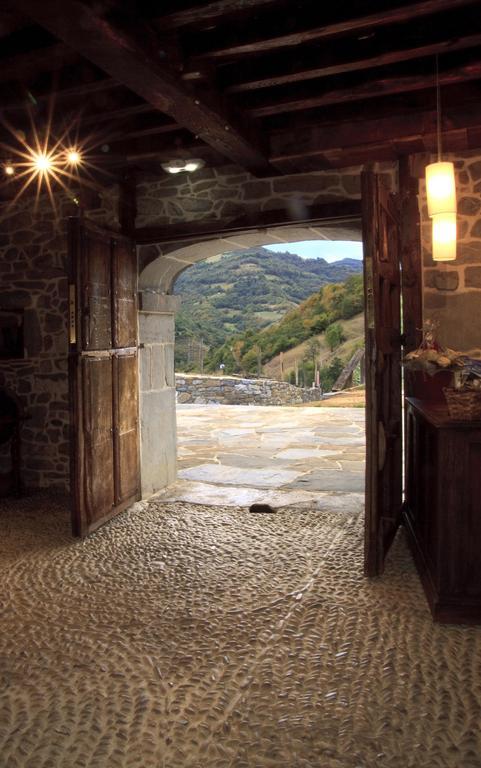 Casona De El Castaniu Otel Serrapio Dış mekan fotoğraf