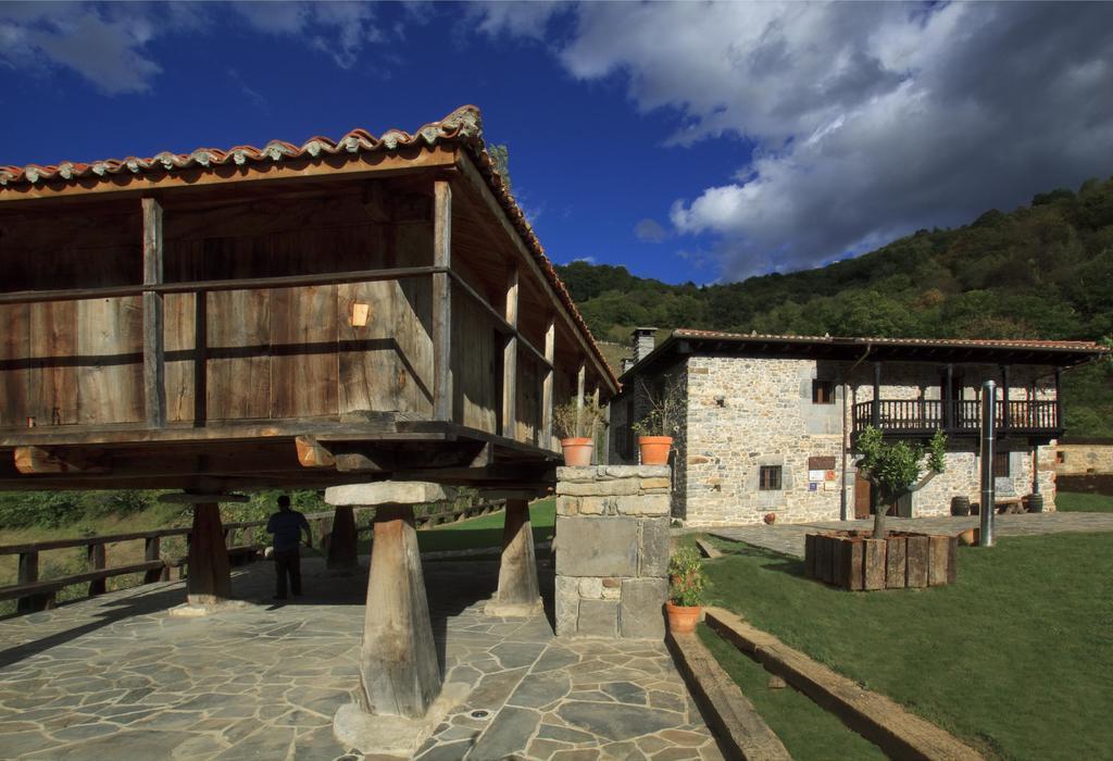 Casona De El Castaniu Otel Serrapio Dış mekan fotoğraf